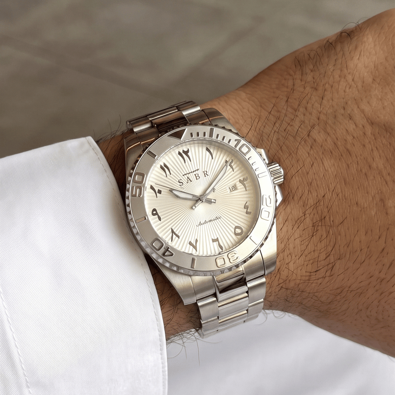 Sabr Arabic Dial Automatic Watch for Men – Eastern Arabic Numerals, White Dial, 41mm Stainless Steel | Khanjar Edition